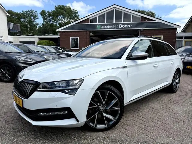 ŠKODA Superb Combi 1.4 TSI iV Sportline Business Panoramadak, Trekhaak