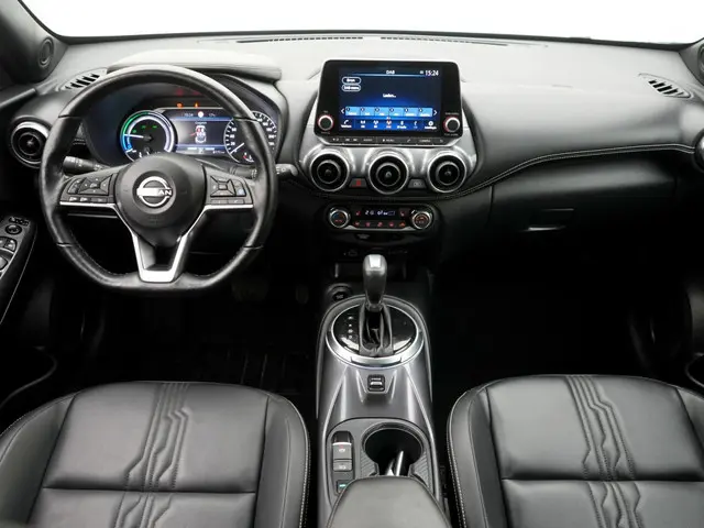 Nissan Juke 1.6 Hybride Tekna | Leer | 19 inch | Winterpack | BOSE