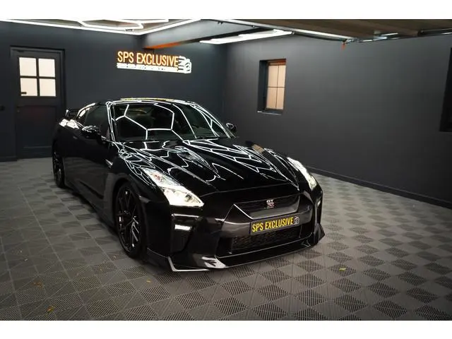 Nissan GT-R