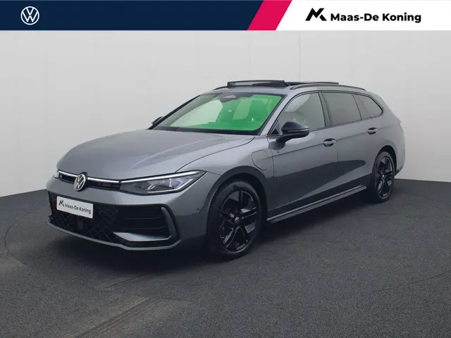 Volkswagen Passat Variant 1.5eHybrid 200kW/272PK R-Line Edition · Panoramadak · Trekhaak · Apple/And...