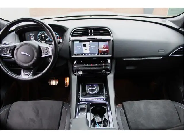 Jaguar F-PACE 3.0 S/C S Sport First Edition AWD - 1e eig / pano / cruise / elek verw stoelen / V6!