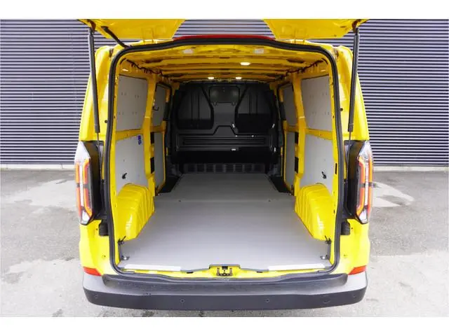 Ford E-Transit Custom 340 L2H1 65 kWh 330km WLPT 136pk 2x Schuifdeur Apple Carplay Camera ACC Cruise...