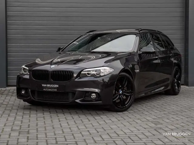 BMW 5-serie Touring 528i M-Sport High Executive Pano HK-Audio Memory