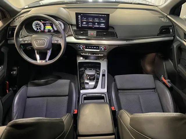Audi Q5 55 TFSI e S edition Competition 19"/Sportstoelen/Stoelverwarming/Adaptieve cruise/Dodehoek/C...