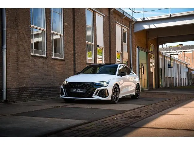 Audi A3 Limousine 2.5 TFSI RS 3 quattro Panoramadak B&O HUD ACC Hulk Edition RS3