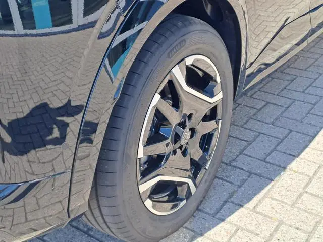 Peugeot e-3008