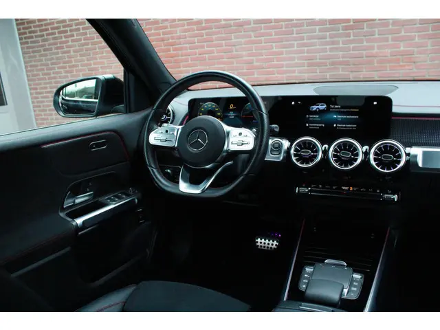 Mercedes-Benz EQB 250 AMG Line | Camera | Carplay | Sfeer |