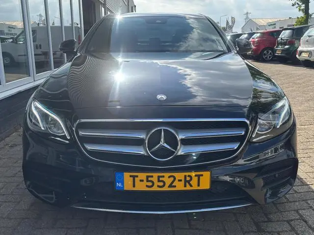 Mercedes-Benz E-klasse 200 Prestige | AMG Pakket | Sfeerverlichting | Apple Carplay | Gordelaanpassi...