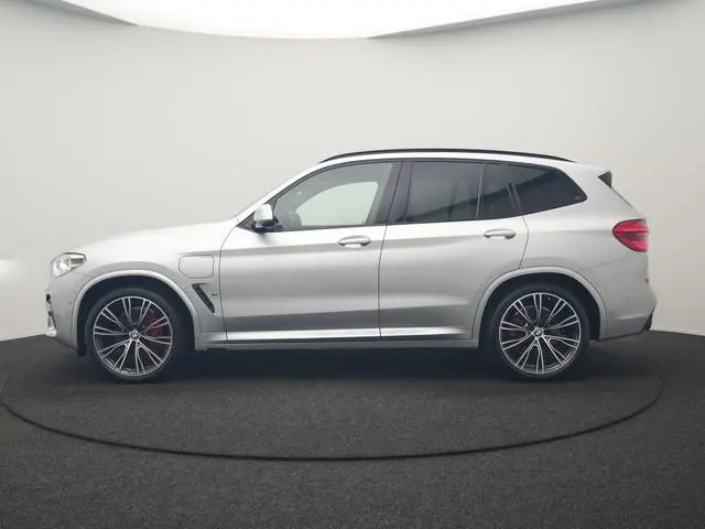 BMW X3 xDrive30e M Sport PHEV 293pk Dealer O.H | Camera | Head Up | Sfeerverlichting | Sportstoelen...