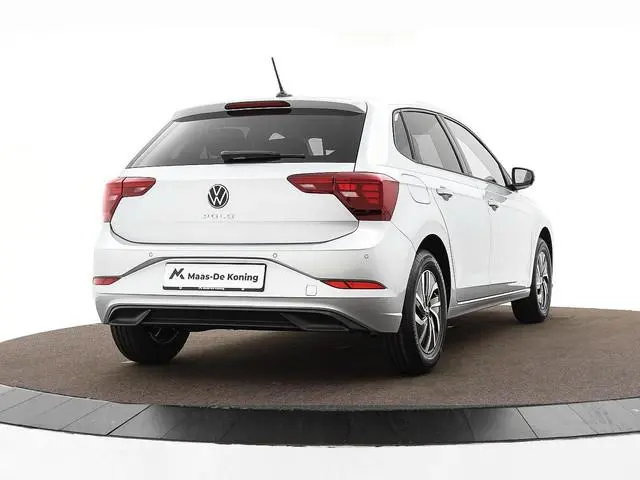 Volkswagen Polo 1.0 TSI 95pk Life Edition · Camera · Apple/Android Car Play · P-Sensoren · 15'' Inch...