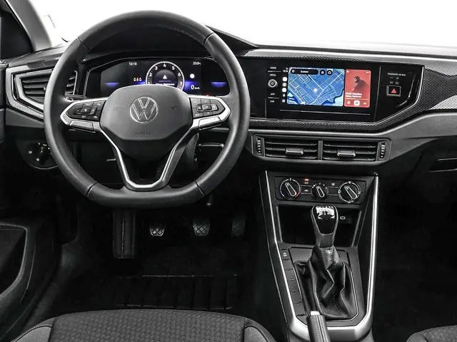 Volkswagen Polo 1.0 TSI 95pk Life Edition · Camera · Apple/Android Car Play · P-Sensoren · 15'' Inch...