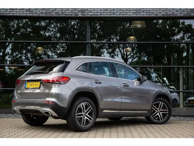 Mercedes-Benz GLA-klasse 200 AMG Line , Achteruitrijcamera, Stoelverwarming,