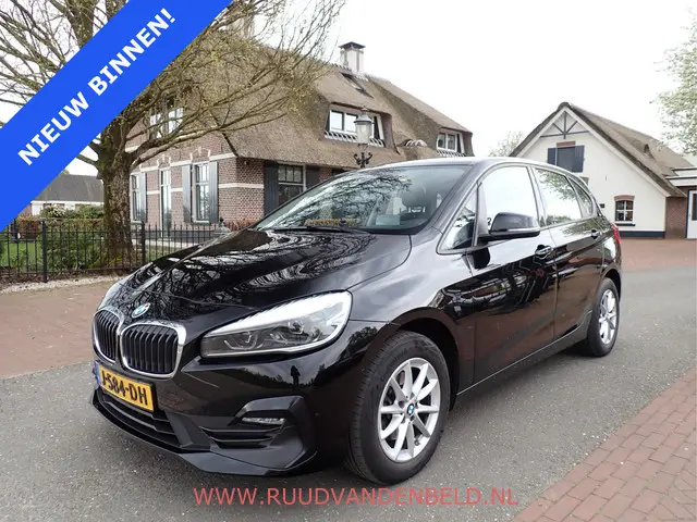 BMW 2-serie Active Tourer 218i / HEAD-UP / TREKHAAK / CRUISE