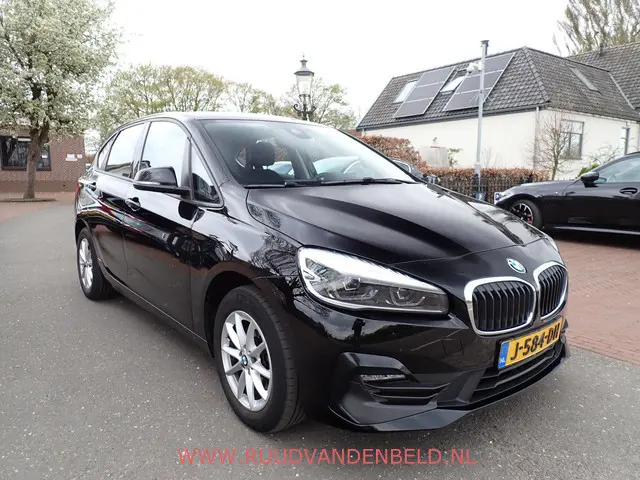 BMW 2-serie Active Tourer 218i / HEAD-UP / TREKHAAK / CRUISE