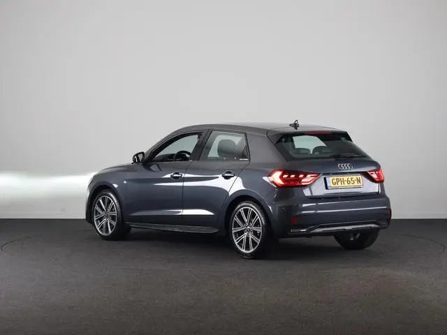 Audi A1 Sportback 30 TFSI S edition 110pk | Led koplampen | Sportstoelen | Navigatie via App | 17 in...