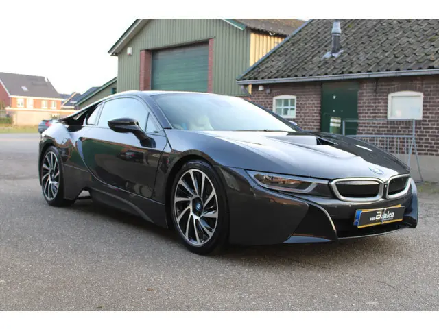 BMW i8 1.5 PHEV SOh 93.6% LEER CAMERA HEAD UP ORG NL 141000KM!!!