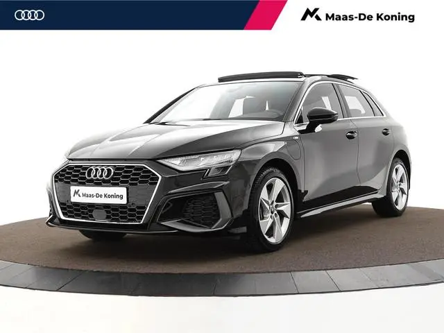 Audi A3 Sportback 40 TFSIe 204pk S-tronic S Edition · Panoramadak · Apple/Android Car Play · Lederen...