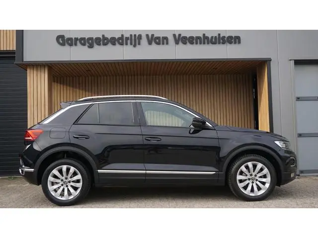 Volkswagen T-Roc 1.5 TSI 150pk DSG Sport Clima Keyless DAB Virtual Cockpit Adap-Cruise 17 inch LM 93...