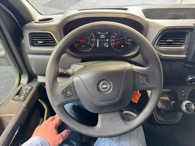 Opel Movano