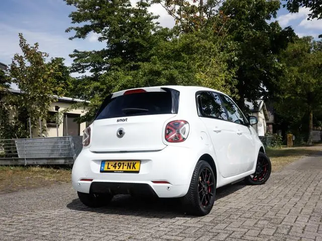 Smart forfour EQ BRABUS Style18 kWh 1e-Eig. & Dealer-Onderh. BOVAG-Garantie. NL-Auto.