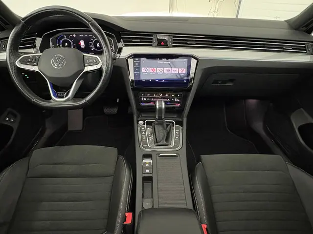 Volkswagen Passat Variant 1.4 TSI PHEV GTE Business | SCHUIF-KANTEL | ADAP. CRUISE | CARPLAY | STOEL...