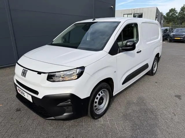 Fiat Doblò 100pk L2 1000kg (Laadruimte betimmering - Camera - Airco - Navigatie - Parkeersensoren V+...