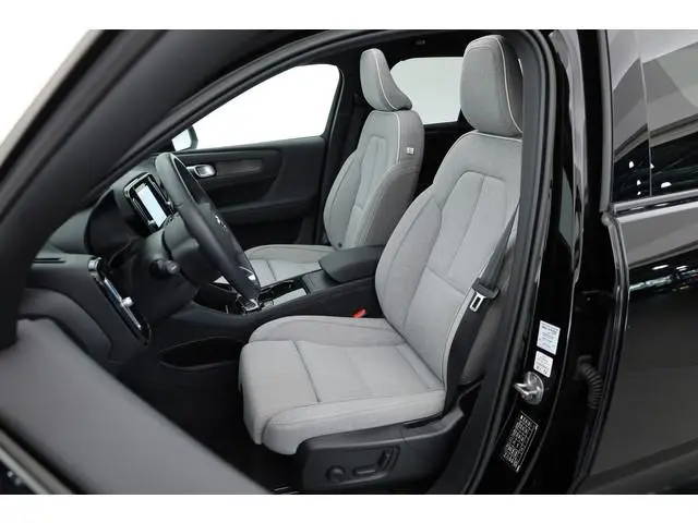 Volvo XC40 Single Motor Ultimate 70 kWh | RIJKLAAR!! | Pano | Adapt. Cruise | 360cam | Harman Kardon...