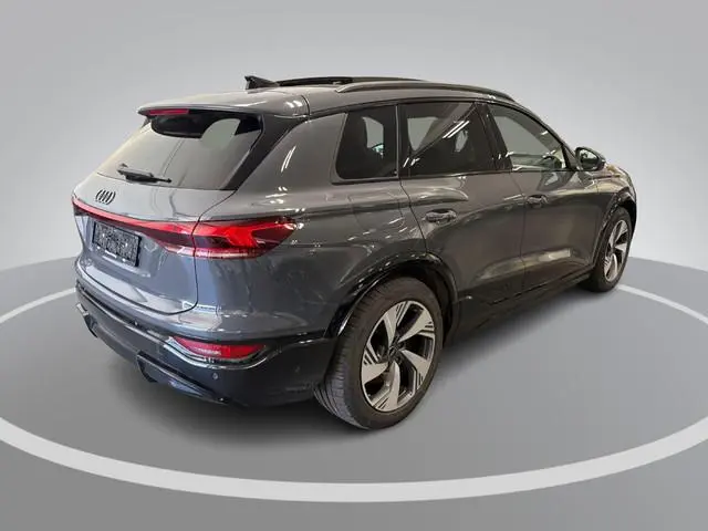 Audi Q6 SQ6 e-tron SQ6 quattro 100 kWh 490pk · SOH 98% · Panoramadak · 360 Camera · Inklapbare Trekh...