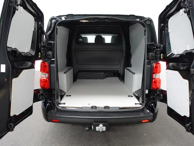 Peugeot Expert 2.0 180PK Long Premium Dubbele Cabine Automaat Airco Bluetooth Navigatie Apple Carpla...