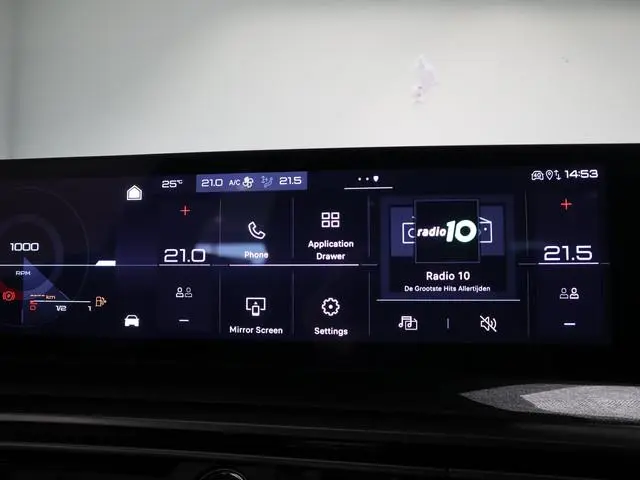 Peugeot e-5008