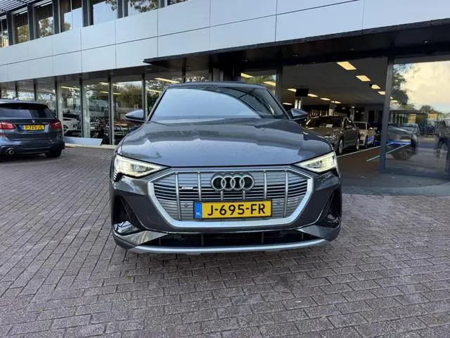 Audi e-tron Sportback 50 quattro S edition 71 kWh S-line Pano Trekhaak Matrx LED DAB Camera LM "21 S...