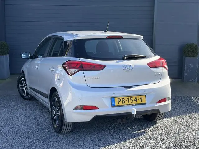Hyundai i20 1.0 T-GDI i-Motion Apple Carplay/Android Auto,Trekhaak,Airco,Cruise,102pk,Rijstrooksenso...