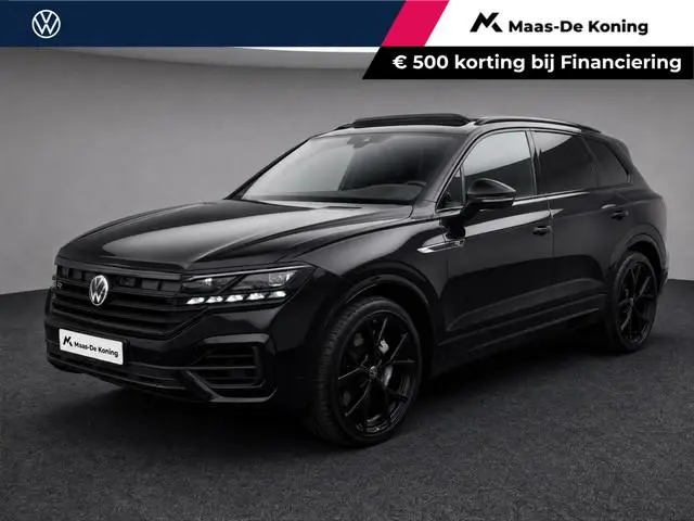Volkswagen Touareg 3.0TSI 340kW/462PK R-line · Panoramadak · Trekhaak · Leder · Luchtvering