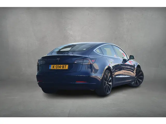Tesla Model 3 Standard RWD Plus 60 kWh | AutoPilot | 20" LM | Pano | Leer