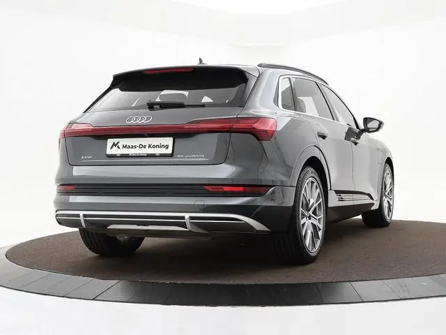 Audi e-tron 55 408pk Quattro S edition 95 kWh · SOH 96,9% · 360 Camera · Apple/Android Car Play · Lu...