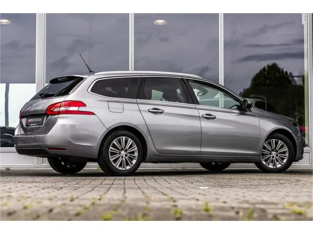 Peugeot 308 SW 1.2 PureTech Blue Lease Premium Foto klaar