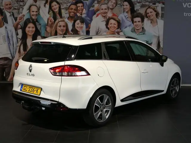 Renault Clio Estate 0.9 TCe Night&Day - Trekhaak - Allseasons - Navi - Bluetooth