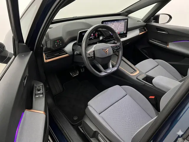 CUPRA Born Performance One 62 kWh 204pk | Parkeercamera | Navigatie | Verwarmbare voorstoelen | App...