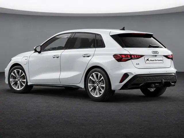Audi A3 Sportback e-hybrid S edition 204 PK · Afneembare trekhaak · Optiekpakket zwart plus · Privac...