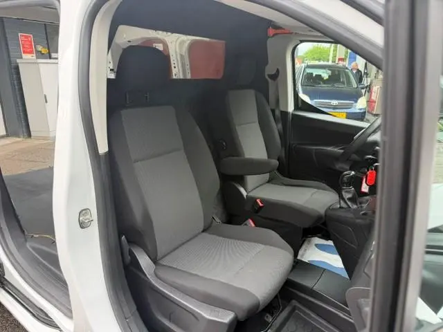 Peugeot Partner 1.5 BlueHDI Premium AIRCO I PDC I MULTIMEDIA I 1e EIGENAAR I COMPLETE ONDERHOUDSHIST...