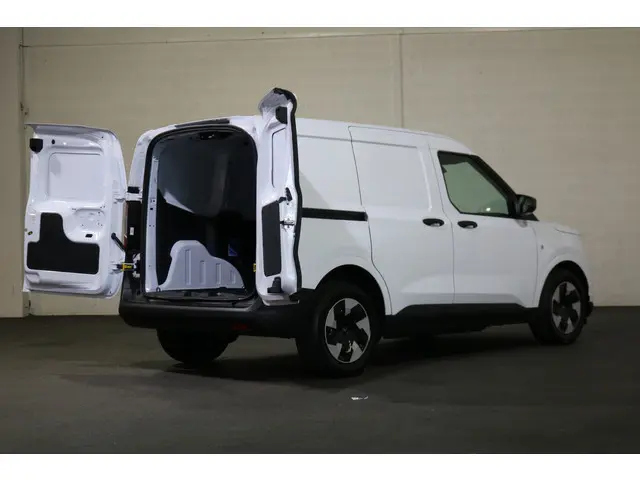 Ford E-Transit Courier