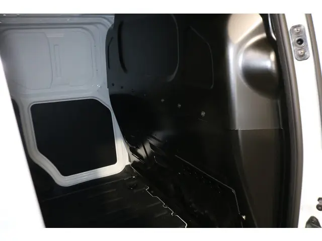 Ford E-Transit Courier