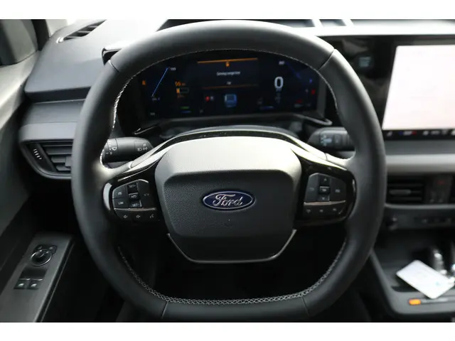 Ford E-Transit Courier