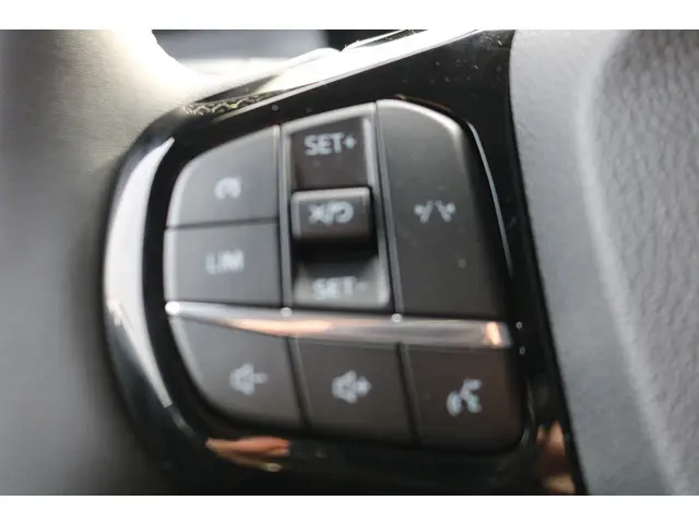 Ford E-Transit Courier