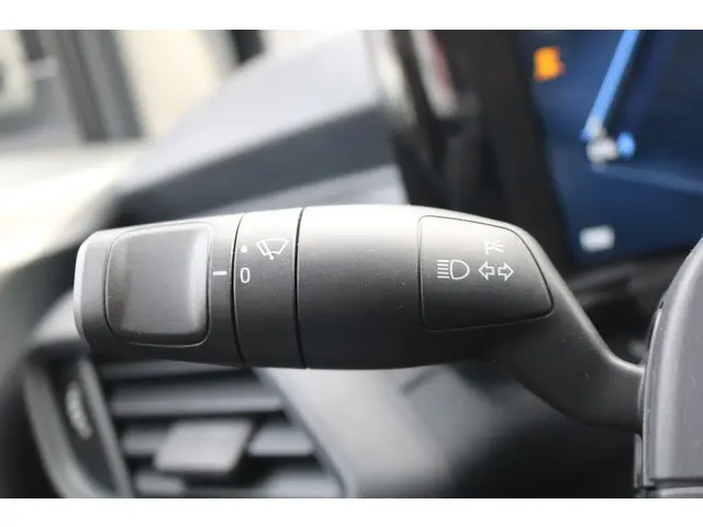 Ford E-Transit Courier