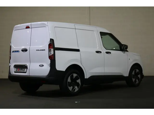 Ford E-Transit Courier