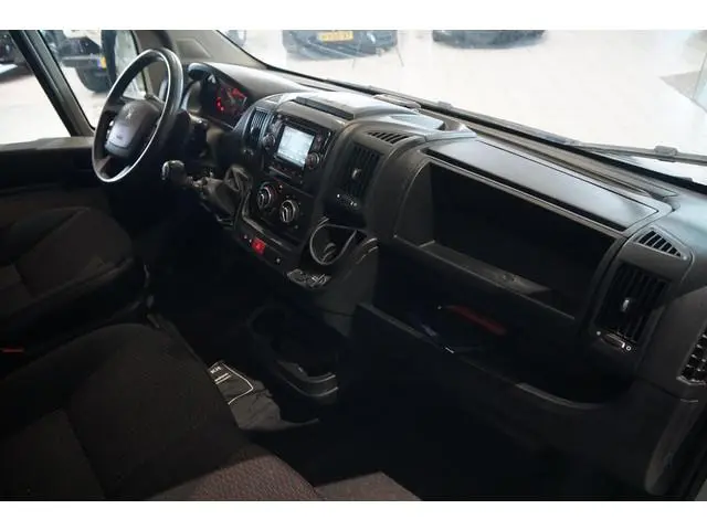 Peugeot Boxer 330 2.0 BlueHDI L1H1 Premium Pack + CAMERA / NAVIGATIE / IMPERIAAL / TREKHAAK