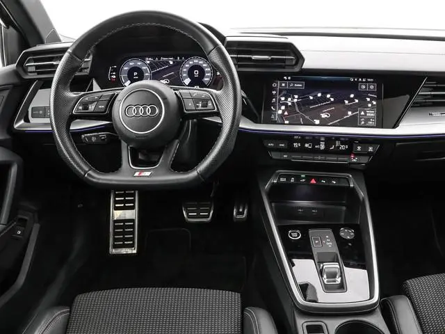 Audi A3 Sportback 40 TFSIe 204PK S-tronic S Line · Panoramadak · Camera · Apple/Android Car Play · N...