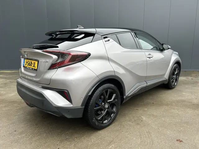Toyota C-HR 1.8 Hybrid AMPYA 224 TWO TONE LEER JBL SOUND CAMERA NAVI CRUISE ECC LMV