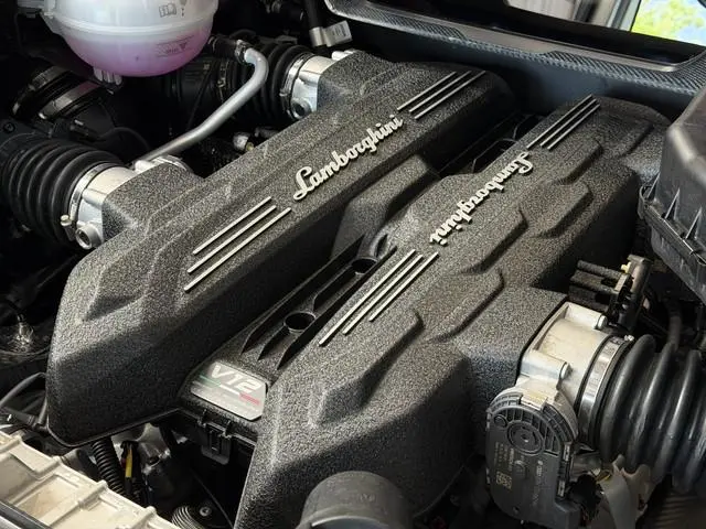 Lamborghini Revuelto